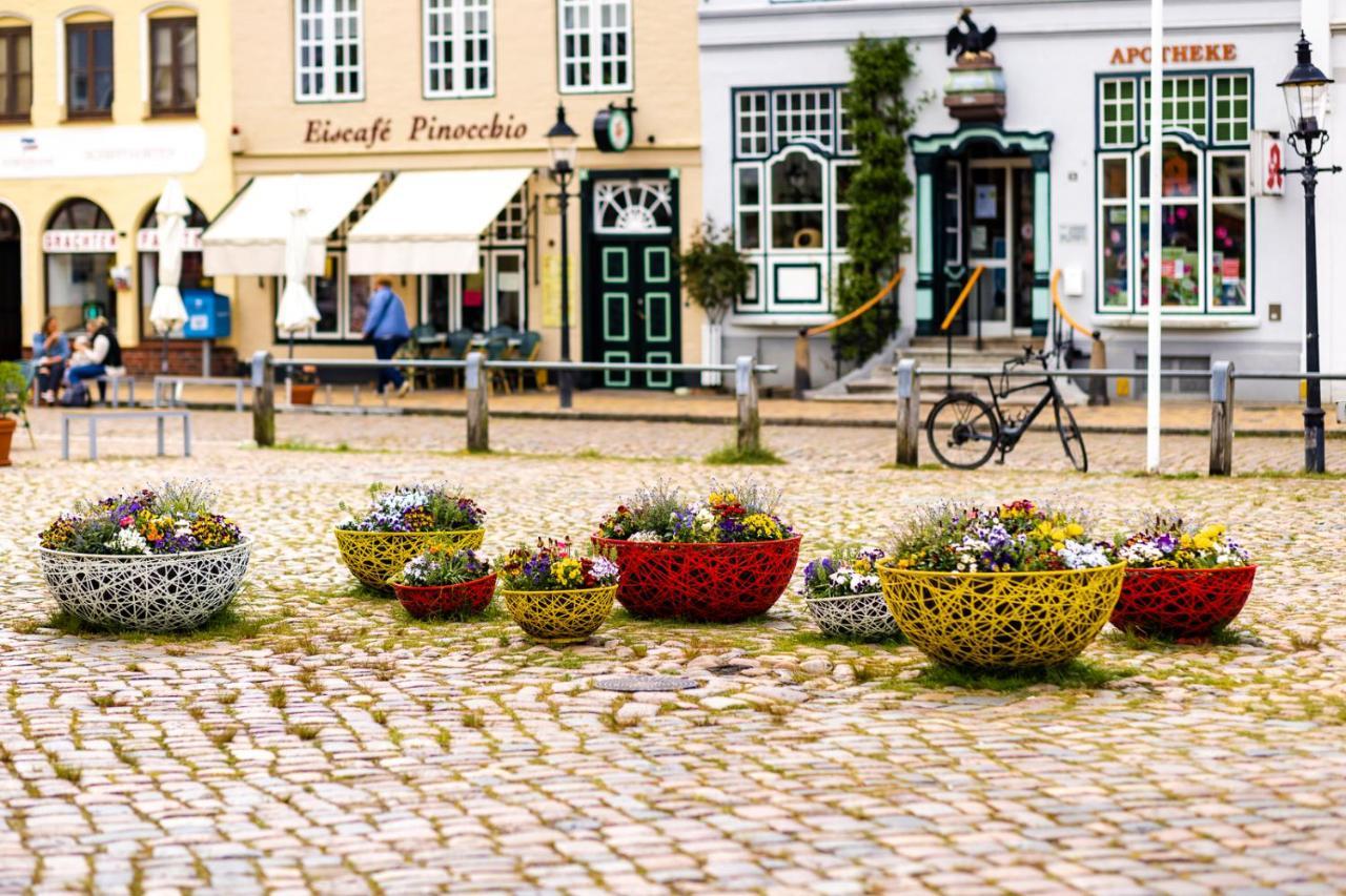 Altstadt Apartments Friedrichstadt Dış mekan fotoğraf
